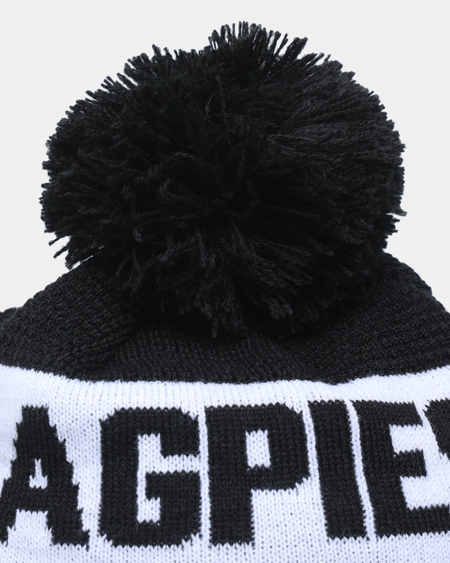 New Era Collingwood Magpies 'AFL 2022' Pom Waffle Knit Beanie Black